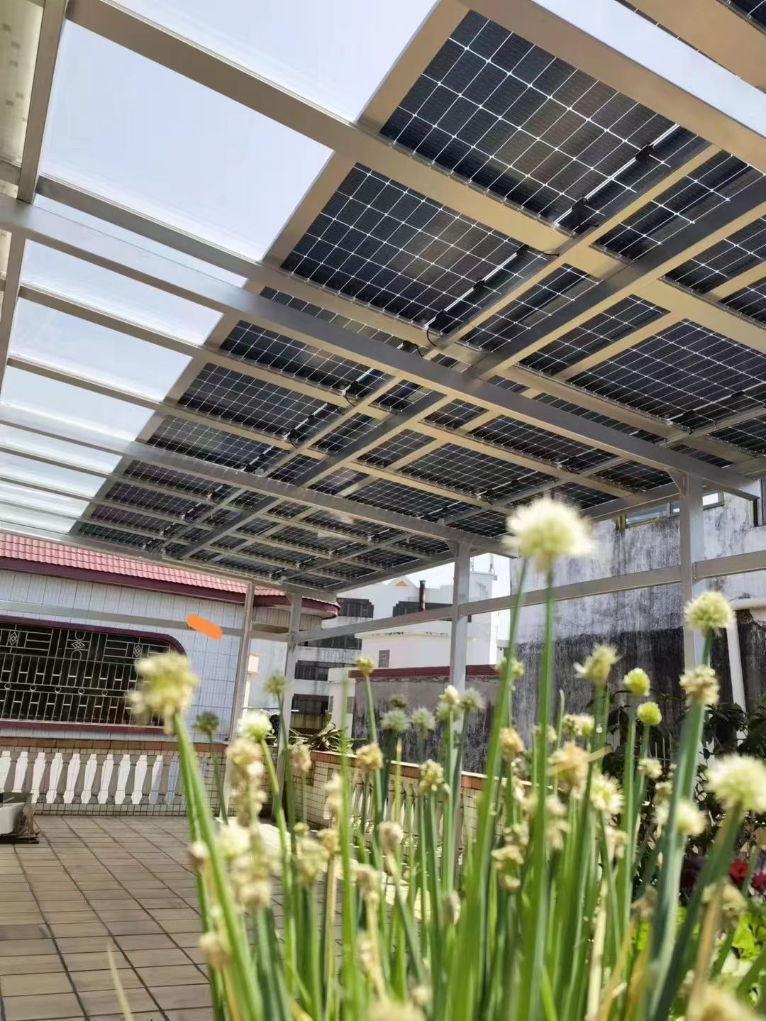 阿里别墅家用屋顶太阳能发电系统安装